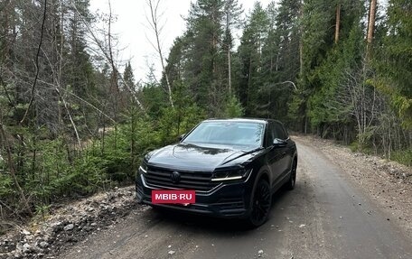 Volkswagen Touareg III, 2019 год, 3 800 000 рублей, 2 фотография