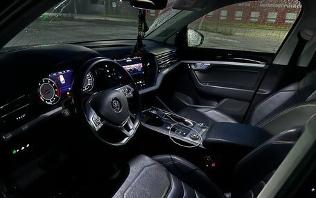 Volkswagen Touareg III, 2019 год, 3 800 000 рублей, 11 фотография