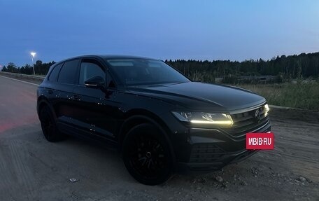 Volkswagen Touareg III, 2019 год, 3 800 000 рублей, 7 фотография