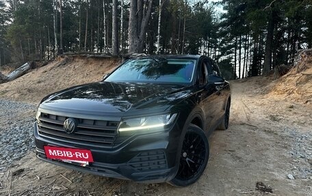 Volkswagen Touareg III, 2019 год, 3 800 000 рублей, 6 фотография