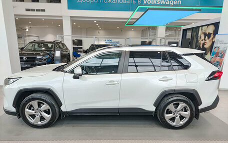 Toyota RAV4, 2020 год, 3 250 000 рублей, 10 фотография