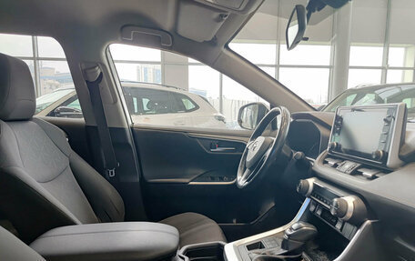 Toyota RAV4, 2020 год, 3 250 000 рублей, 13 фотография