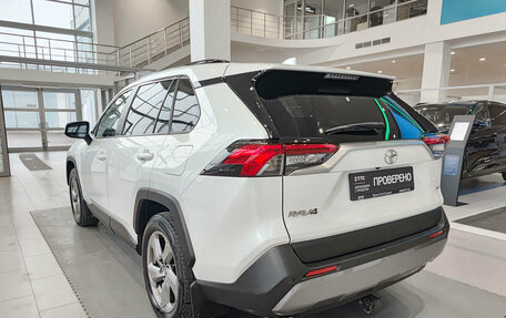 Toyota RAV4, 2020 год, 3 250 000 рублей, 8 фотография