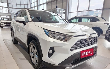 Toyota RAV4, 2020 год, 3 250 000 рублей, 3 фотография