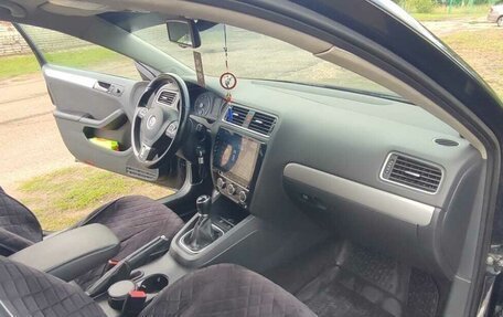 Volkswagen Jetta VI, 2013 год, 915 000 рублей, 3 фотография