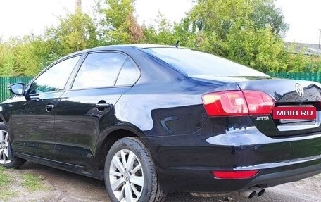 Volkswagen Jetta VI, 2013 год, 915 000 рублей, 12 фотография