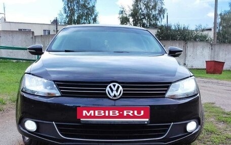 Volkswagen Jetta VI, 2013 год, 915 000 рублей, 4 фотография