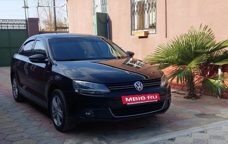 Volkswagen Jetta VI, 2013 год, 915 000 рублей, 32 фотография