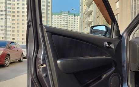 Mitsubishi Outlander III рестайлинг 3, 2006 год, 690 000 рублей, 7 фотография