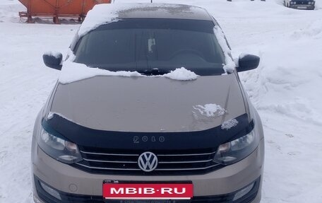 Volkswagen Polo VI (EU Market), 2015 год, 800 000 рублей, 4 фотография