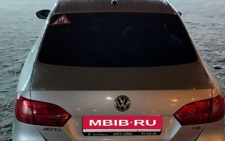 Volkswagen Jetta VI, 2011 год, 800 000 рублей, 3 фотография