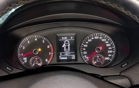 Volkswagen Jetta VI, 2011 год, 800 000 рублей, 11 фотография