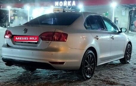 Volkswagen Jetta VI, 2011 год, 800 000 рублей, 8 фотография