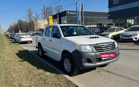 Toyota Hilux VII, 2014 год, 2 480 000 рублей, 2 фотография