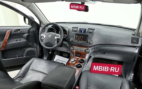 Toyota Highlander III, 2012 год, 1 565 000 рублей, 9 фотография