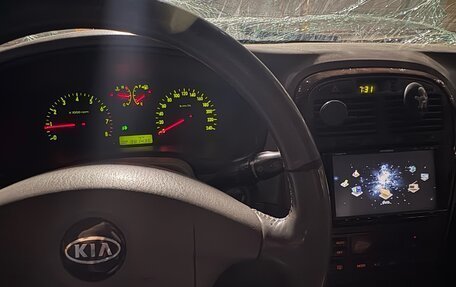 KIA Magentis I, 2005 год, 110 000 рублей, 2 фотография