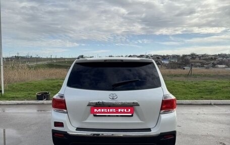 Toyota Highlander III, 2013 год, 2 150 000 рублей, 6 фотография