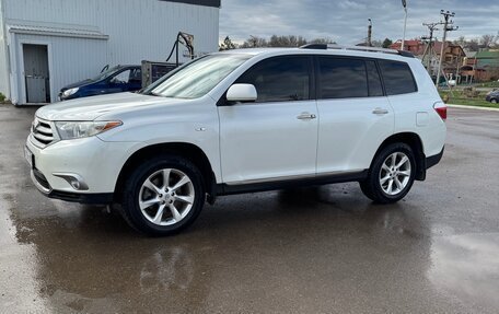 Toyota Highlander III, 2013 год, 2 150 000 рублей, 10 фотография