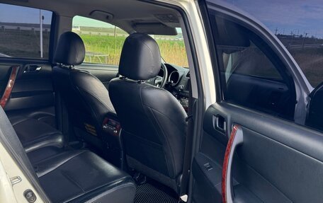 Toyota Highlander III, 2013 год, 2 150 000 рублей, 12 фотография