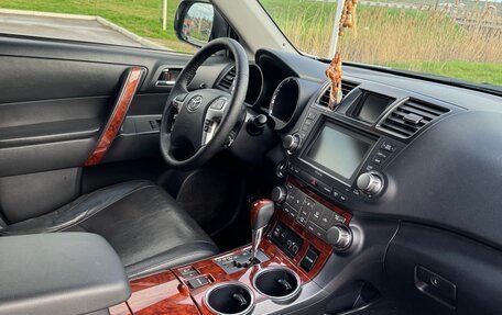 Toyota Highlander III, 2013 год, 2 150 000 рублей, 13 фотография