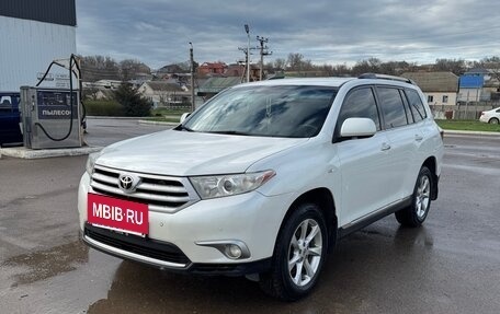 Toyota Highlander III, 2013 год, 2 150 000 рублей, 11 фотография