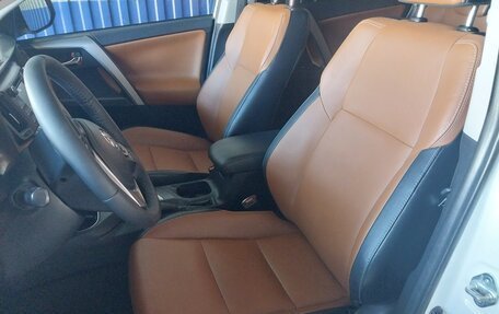 Toyota RAV4, 2016 год, 2 680 000 рублей, 5 фотография