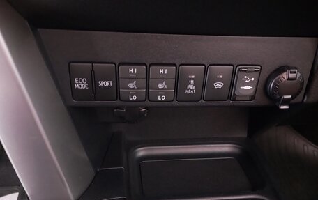 Toyota RAV4, 2016 год, 2 680 000 рублей, 7 фотография