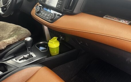 Toyota RAV4, 2016 год, 2 680 000 рублей, 10 фотография