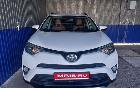 Toyota RAV4, 2016 год, 2 680 000 рублей, 2 фотография