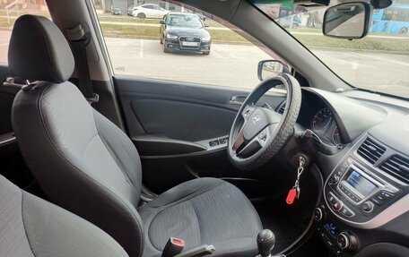 Hyundai Solaris II рестайлинг, 2016 год, 899 000 рублей, 14 фотография