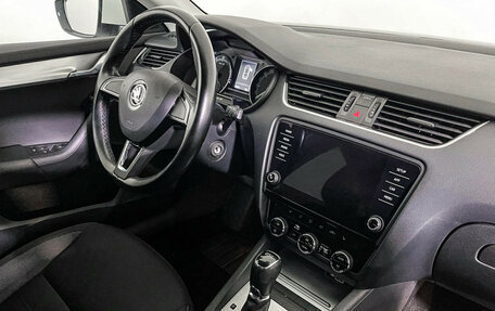 Skoda Octavia, 2018 год, 1 677 000 рублей, 9 фотография