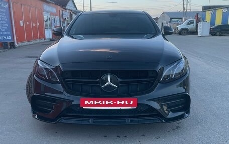 Mercedes-Benz E-Класс, 2018 год, 2 850 000 рублей, 2 фотография