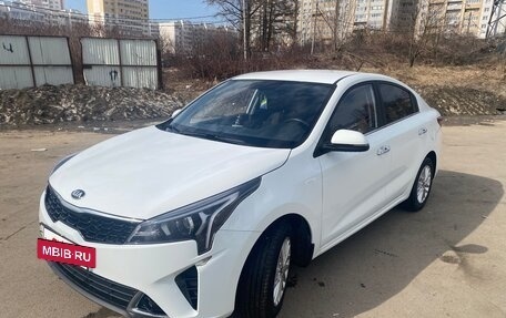 KIA Rio IV, 2020 год, 1 680 000 рублей, 4 фотография