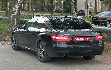 Mercedes-Benz E-Класс, 2011 год, 1 400 000 рублей, 10 фотография