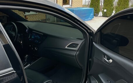 Hyundai Solaris II рестайлинг, 2017 год, 1 400 000 рублей, 10 фотография