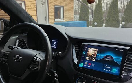 Hyundai Solaris II рестайлинг, 2017 год, 1 400 000 рублей, 13 фотография