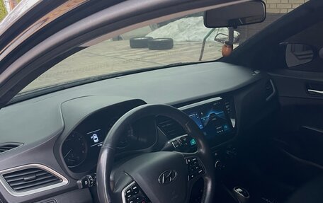 Hyundai Solaris II рестайлинг, 2017 год, 1 400 000 рублей, 7 фотография