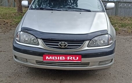 Toyota Avensis III рестайлинг, 2001 год, 250 000 рублей, 1 фотография