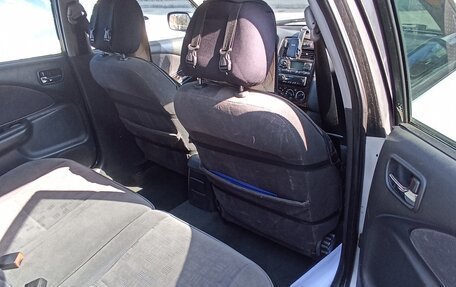 Toyota Avensis III рестайлинг, 2001 год, 250 000 рублей, 5 фотография