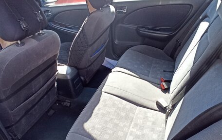 Toyota Avensis III рестайлинг, 2001 год, 250 000 рублей, 6 фотография