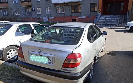 Toyota Avensis III рестайлинг, 2001 год, 250 000 рублей, 11 фотография