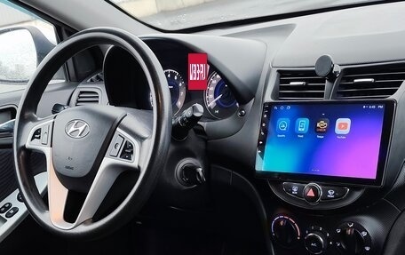 Hyundai Solaris II рестайлинг, 2011 год, 635 000 рублей, 6 фотография