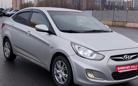 Hyundai Solaris II рестайлинг, 2011 год, 635 000 рублей, 5 фотография