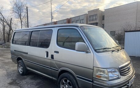 Toyota HiAce H100, 2004 год, 1 450 000 рублей, 4 фотография