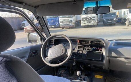 Toyota HiAce H100, 2004 год, 1 450 000 рублей, 11 фотография