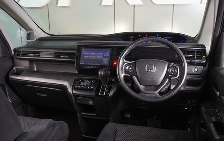 Honda Stepwgn IV, 2016 год, 1 749 000 рублей, 6 фотография