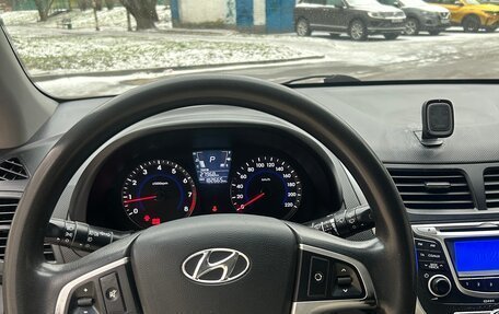 Hyundai Solaris II рестайлинг, 2012 год, 850 000 рублей, 10 фотография