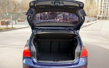 BMW 1 серия, 2018 год, 2 400 000 рублей, 18 фотография