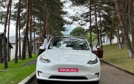Tesla Model Y I, 2023 год, 3 750 000 рублей, 2 фотография