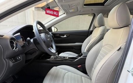 KIA K3, 2023 год, 1 800 000 рублей, 19 фотография